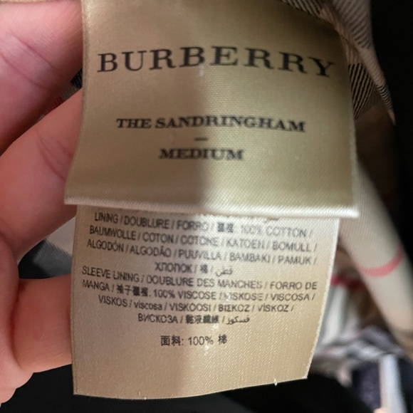 Burberry black sandrigham trench- medium length. - Picture 10 of 13